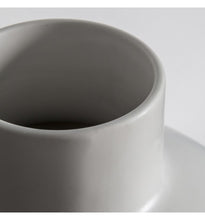 Load image into Gallery viewer, Lexton Vase

