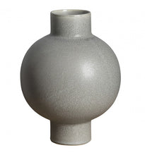 Load image into Gallery viewer, Kari Vase
