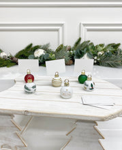 Load image into Gallery viewer, Set of 6 Bauble Table Name Holders (Available in Two Designs)
