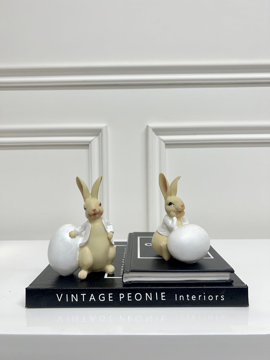 Peter Rabbit & Benjamin Bunny
