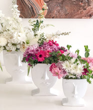Load image into Gallery viewer, Mini Eyebrow Face Vase | White
