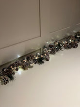 Load image into Gallery viewer, Christmas Pinecone Garland
